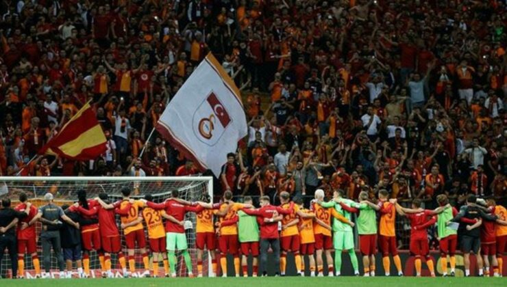 Galatasaray yeni formasını satışa sundu! Tasarıma mest olan taraftar, fiyatı görünce karalar bağladı