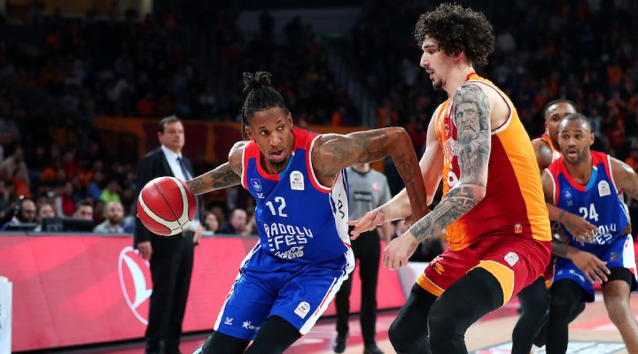 Anadolu Efes, Galatasaray’ı mağlup etti