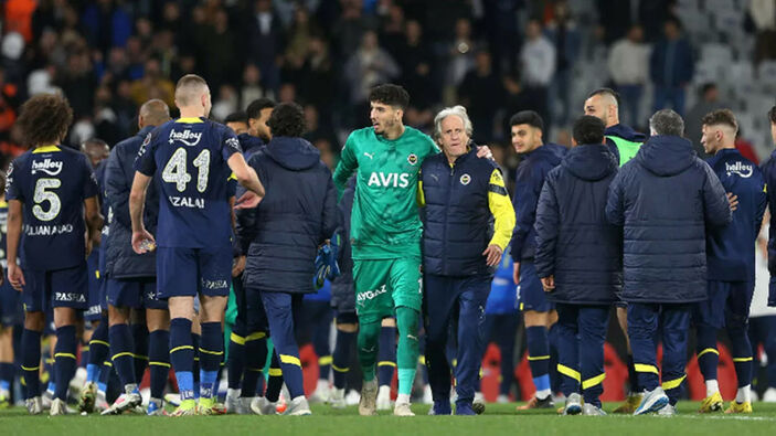 Altay Bayındır bana yeter! Jorge Jesus kaleci isteğinden vazgeçti