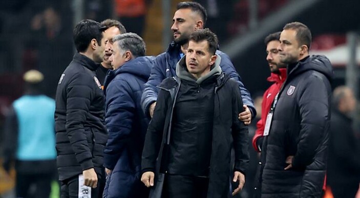 Emre Belözoğlu, takımdan özür diledi